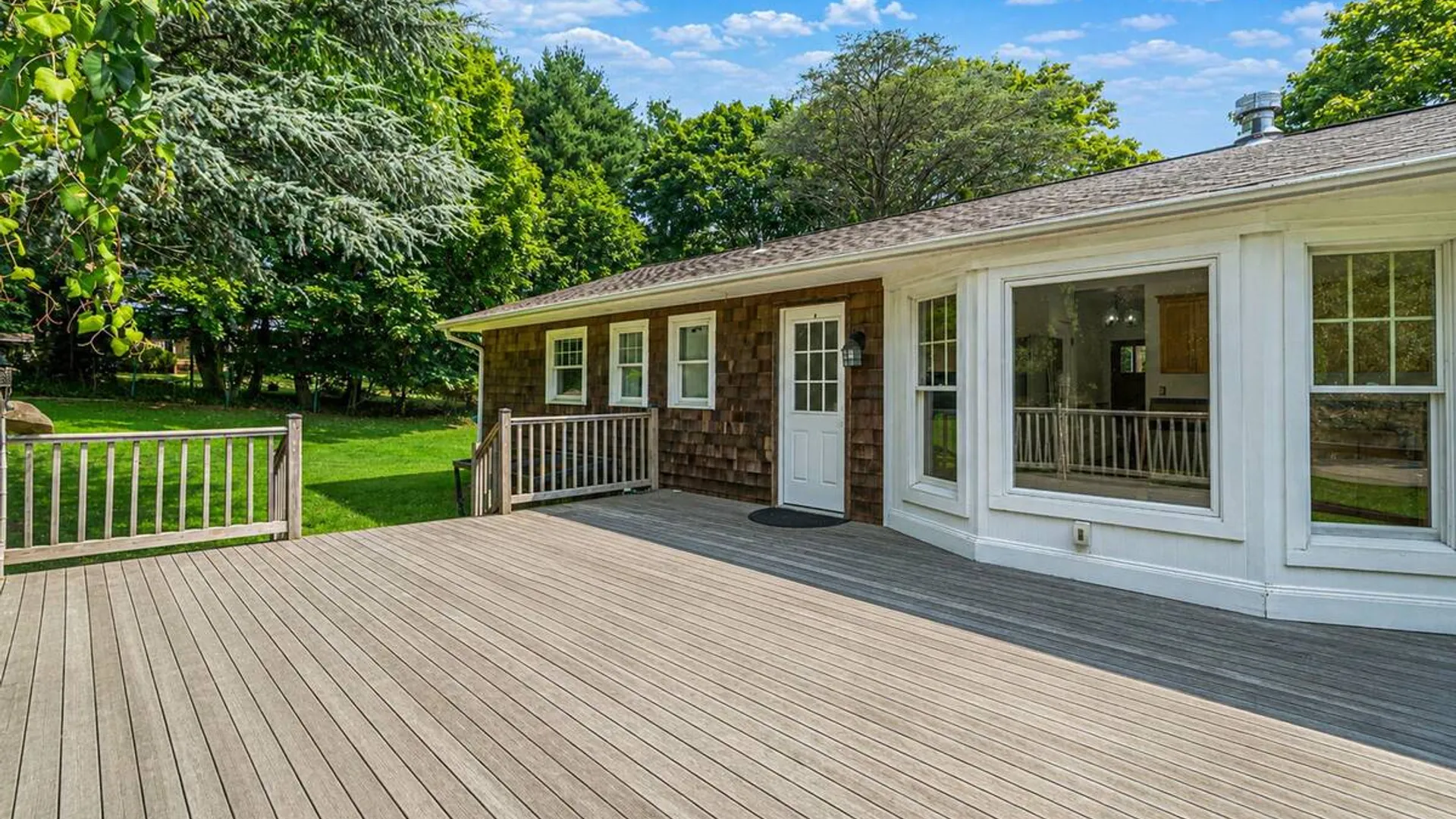 Property at 20 Dolphin Way, Riverhead, NY 11901 29