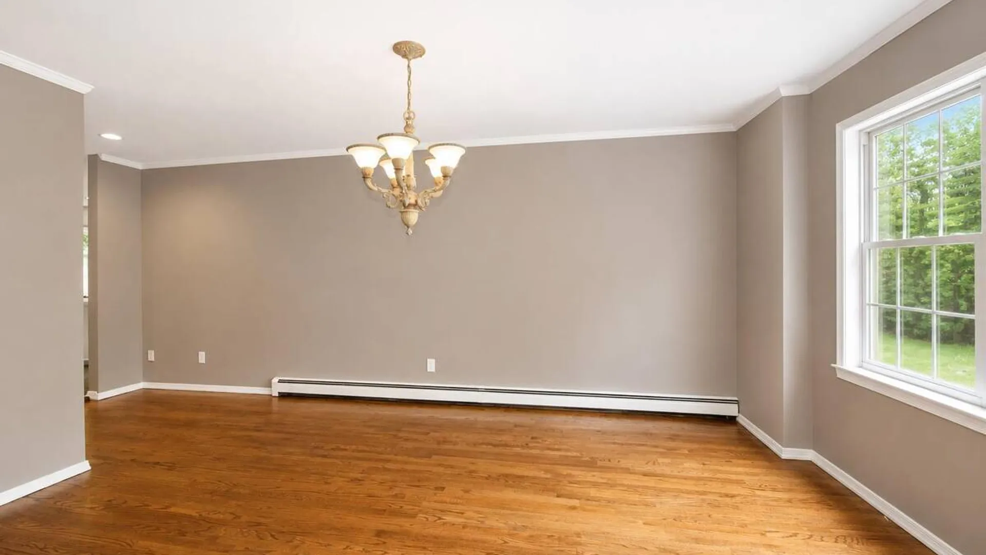 Property at 1 Pia Court, Hauppauge, NY 11788 3