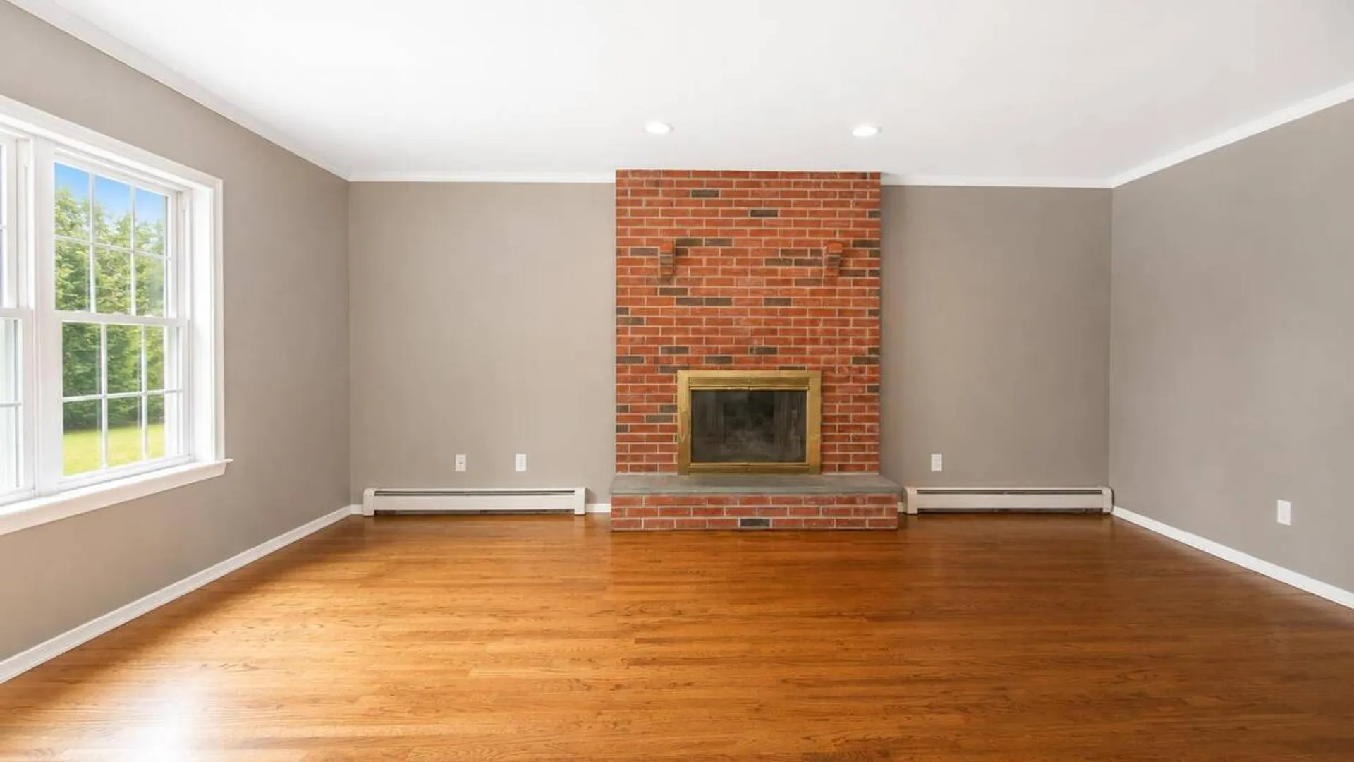 Property at 1 Pia Court, Hauppauge, NY 11788 7