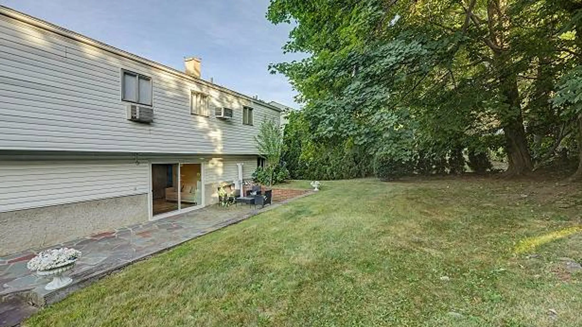 Property at 6 Westwind Rd, Yonkers, NY 10710 17