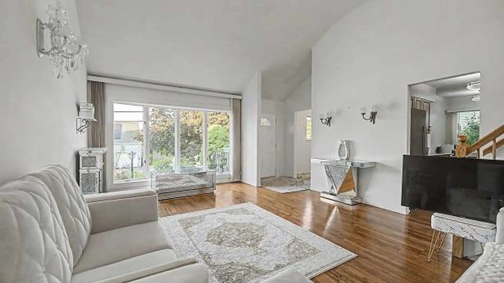 Property at 6 Westwind Rd, Yonkers, NY 10710 5