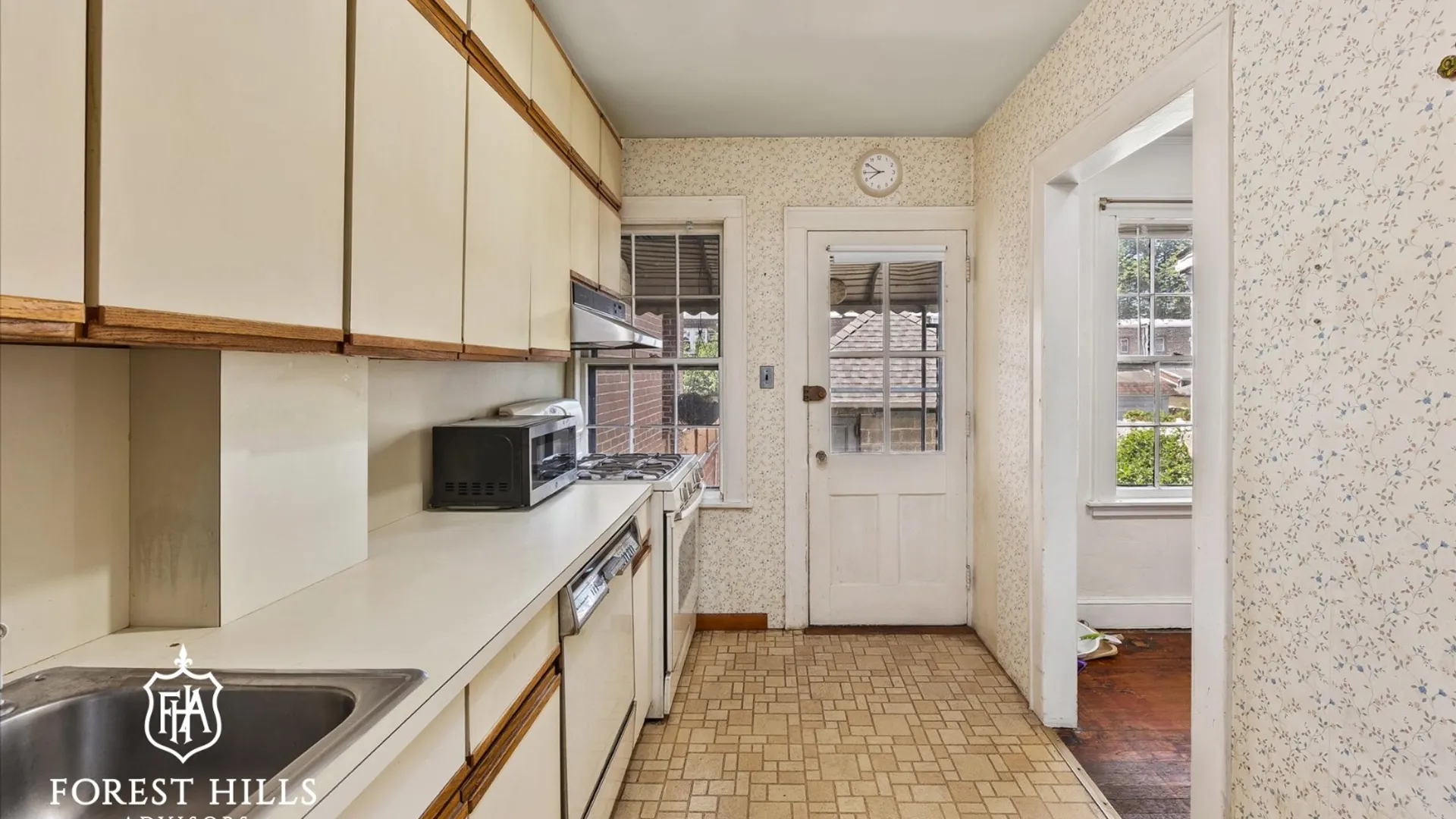 Property at 67-102 Dartmouth Street, Forest Hills, NY 11375 15