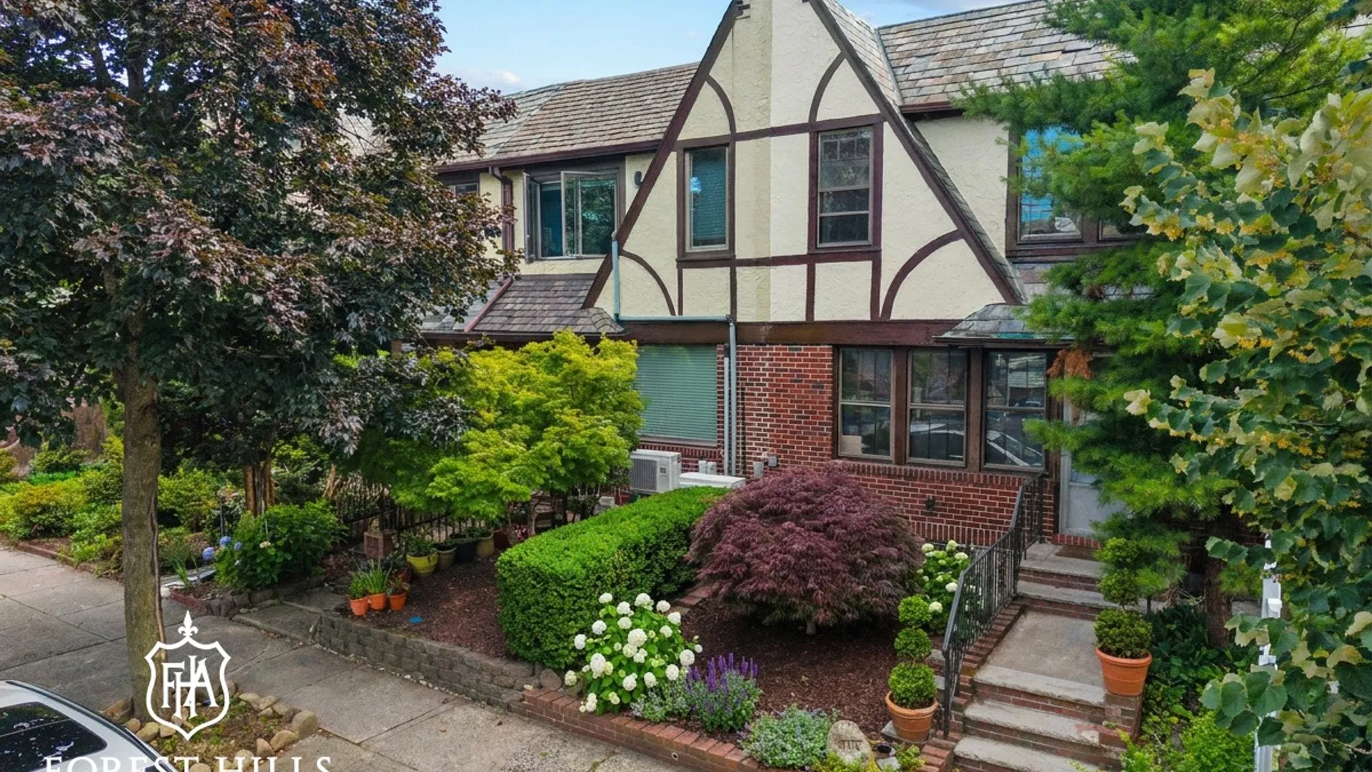 Property at 67-102 Dartmouth Street, Forest Hills, NY 11375 5