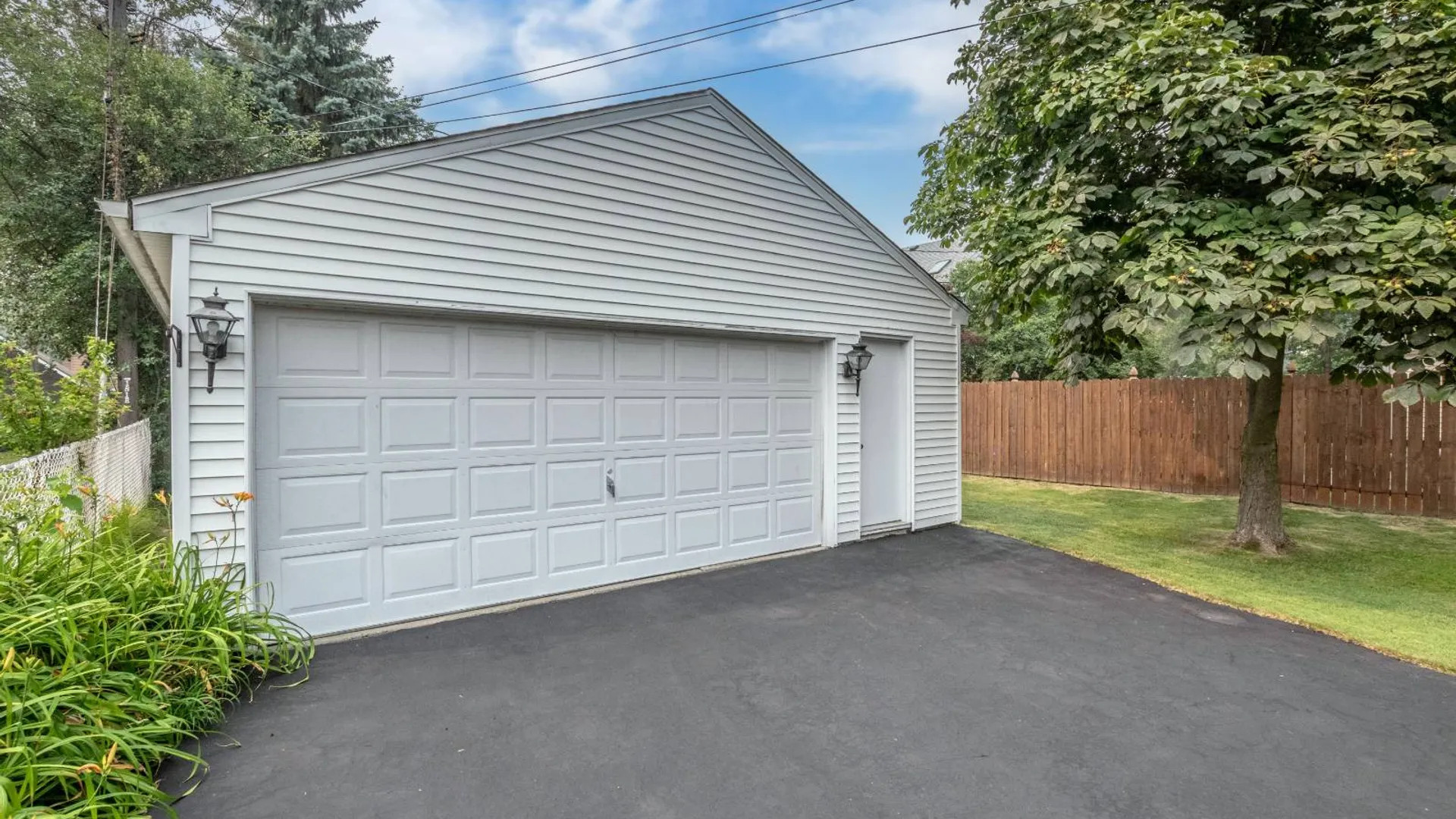 Property at 177 Kings Hwy, Amherst, NY 14226 11