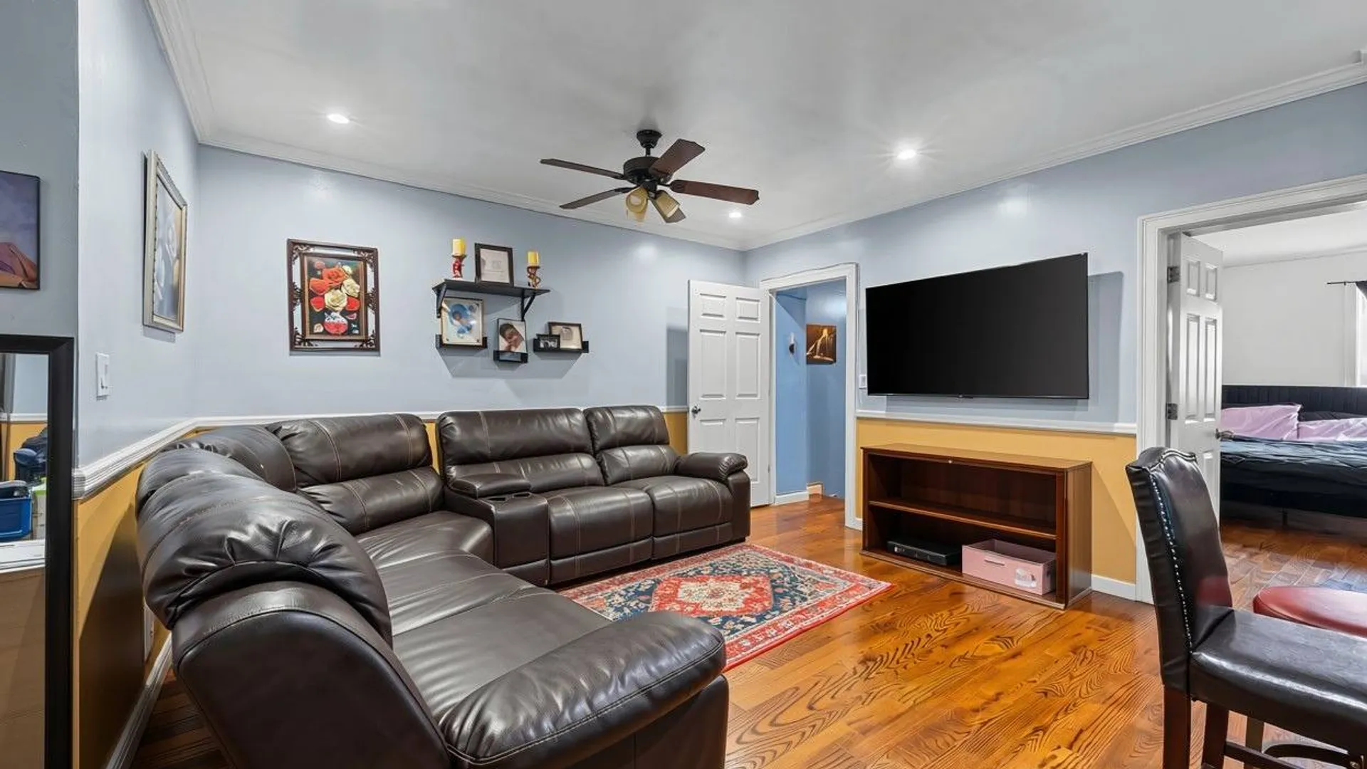 Property at 960 E 221st Street, New York, NY 10469 12
