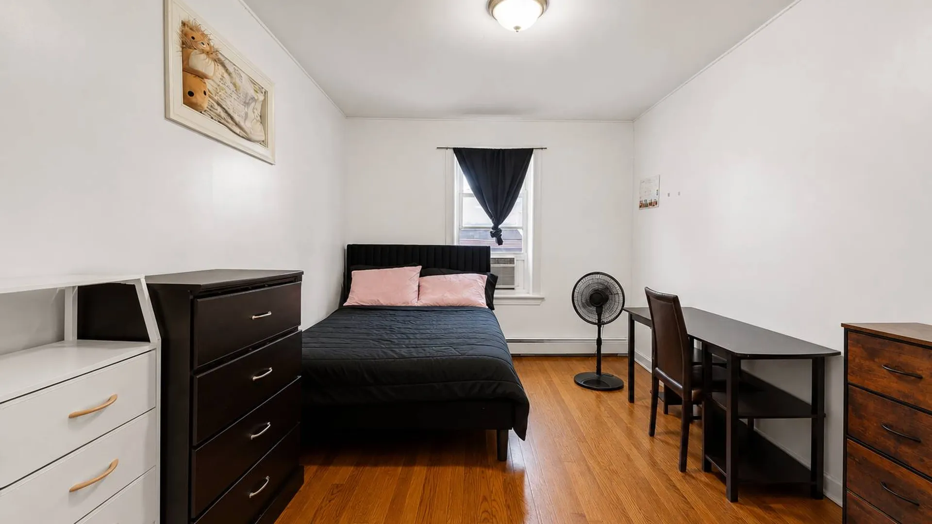Property at 960 E 221st Street, New York, NY 10469 14