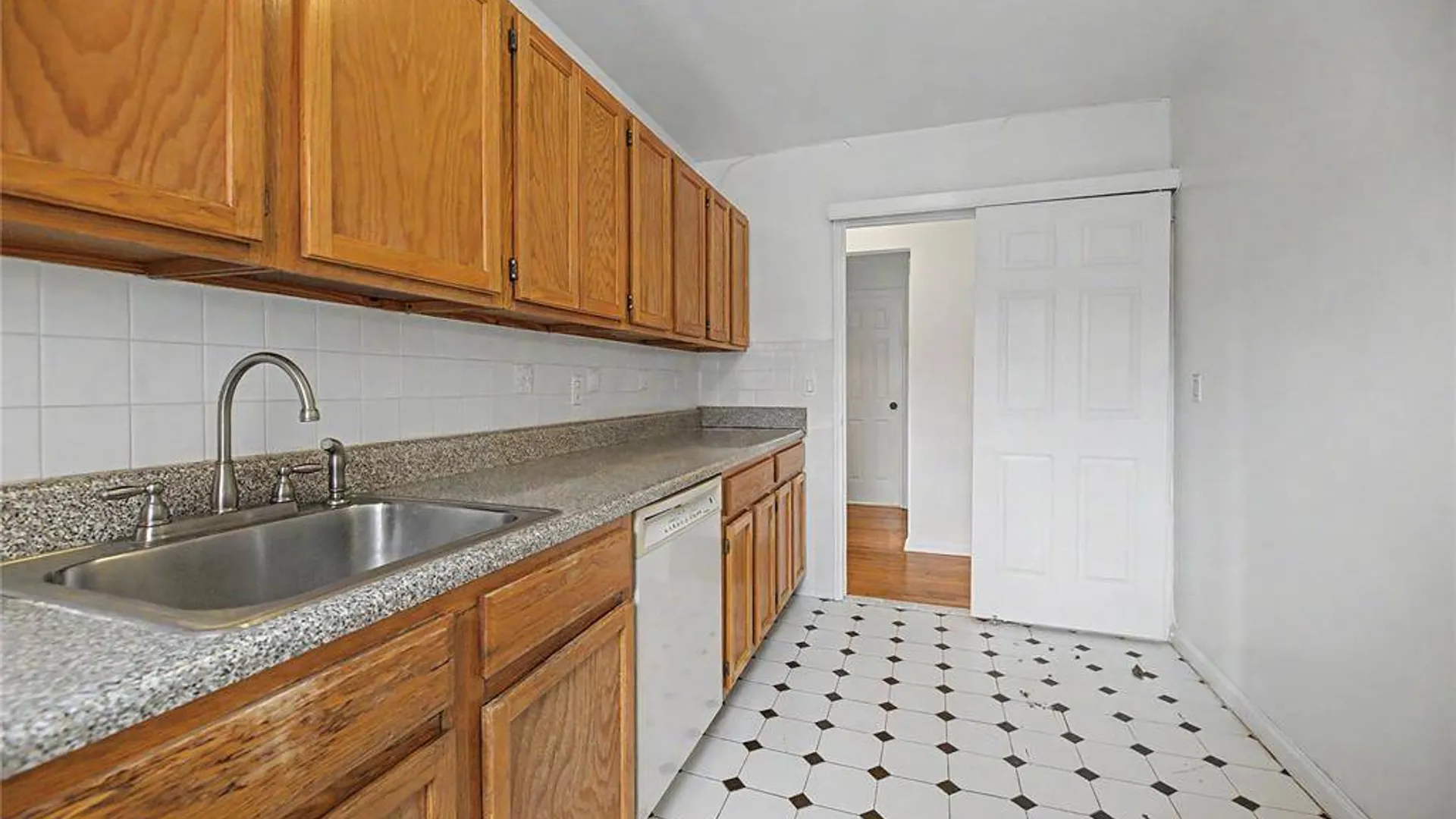 Property at 1234 Midland Avenue, Bronxville, NY 10708 7