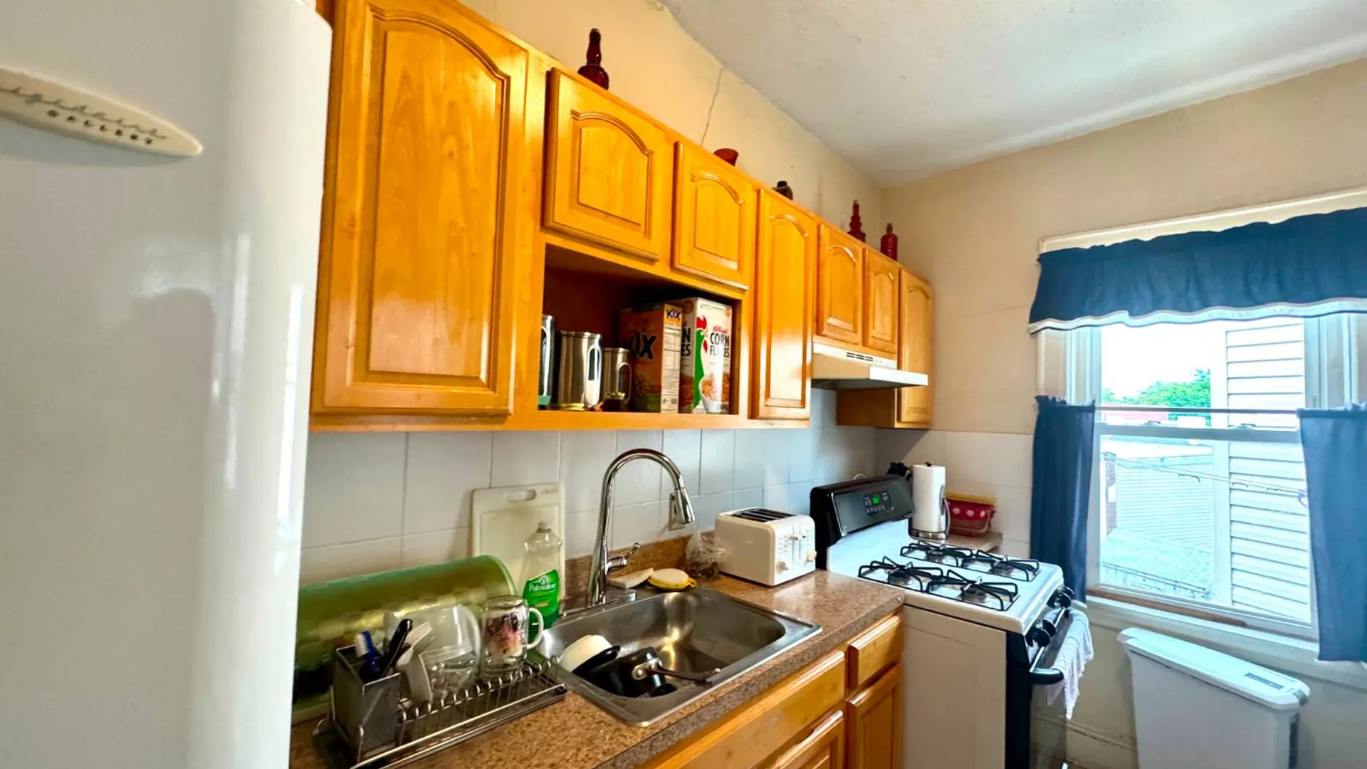 Property at 76-22 60th Lane, Glendale, NY 11385 11