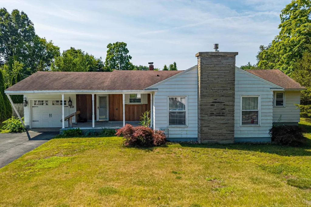 Property at 10 Bluebird Rd, South Glens Falls, NY 12803