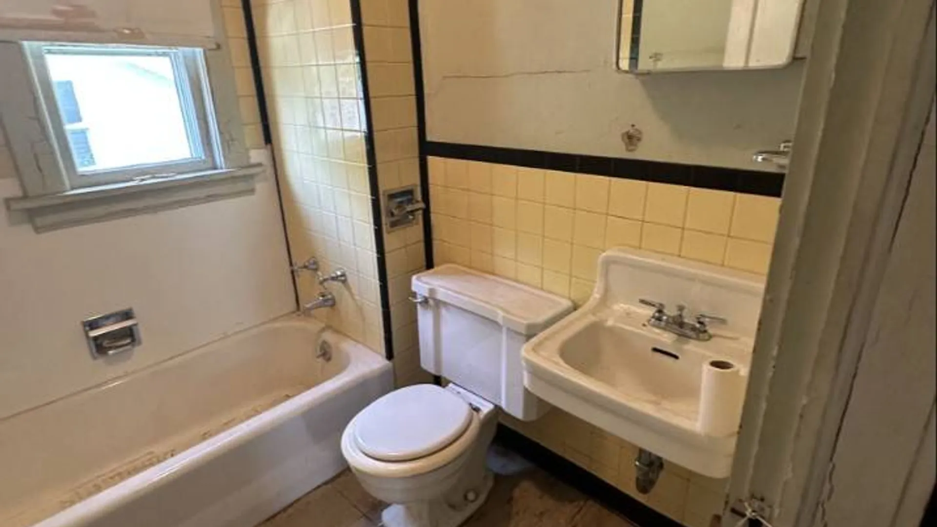 Property at 314 Hill Ave, Endicott, NY 13760 21