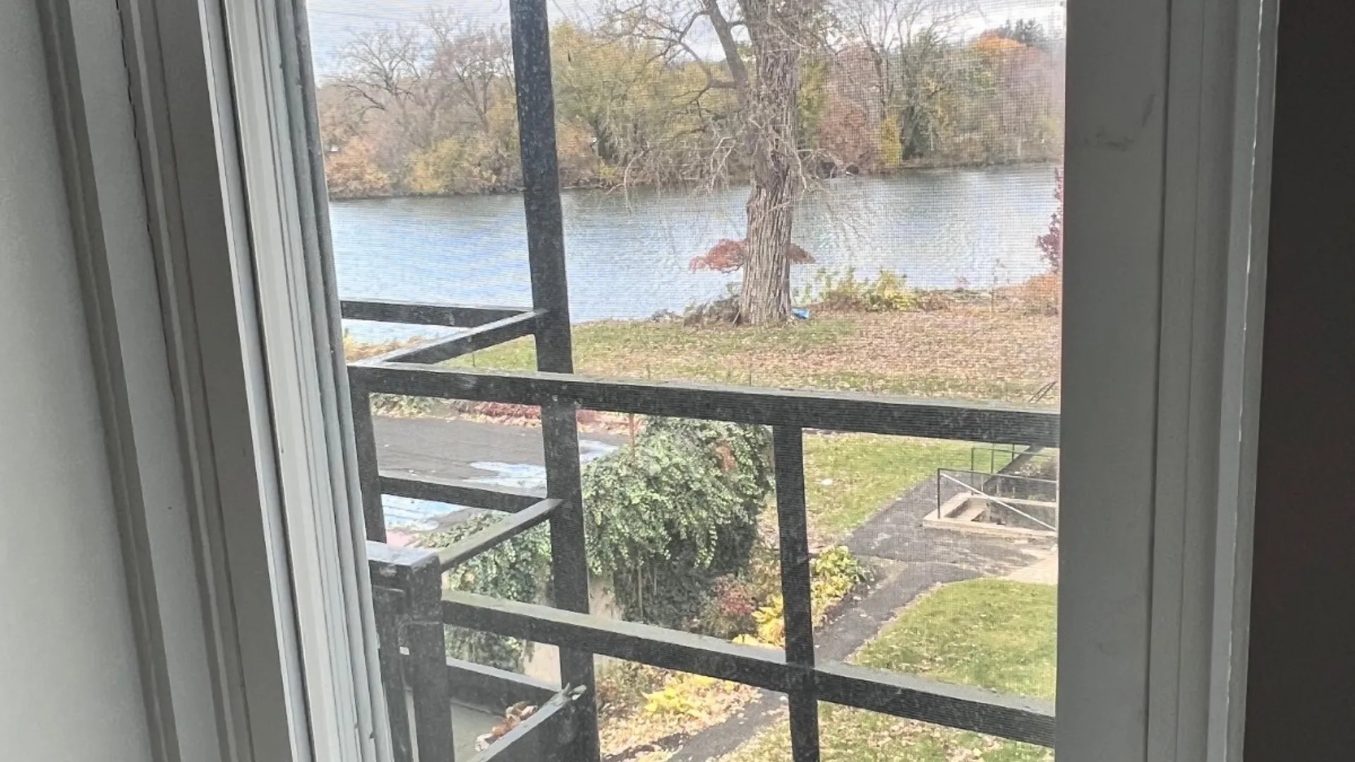Property at 16 Washington Avenue, Schenectady, NY 12305 3
