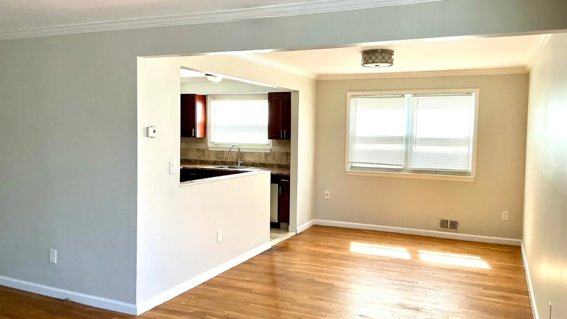 Property at 300 Jefferson Ave, Staten Island, NY 10306 6