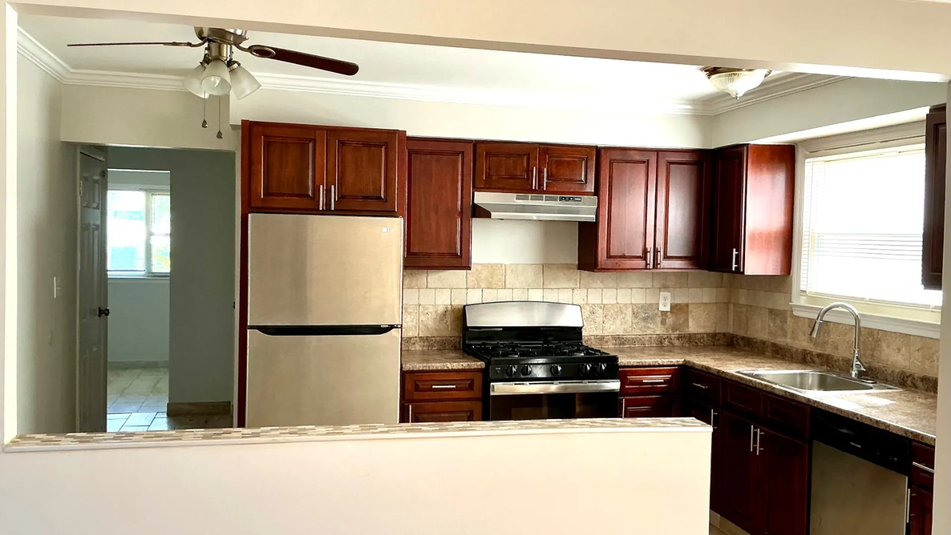 Property at 300 Jefferson Ave, Staten Island, NY 10306 7