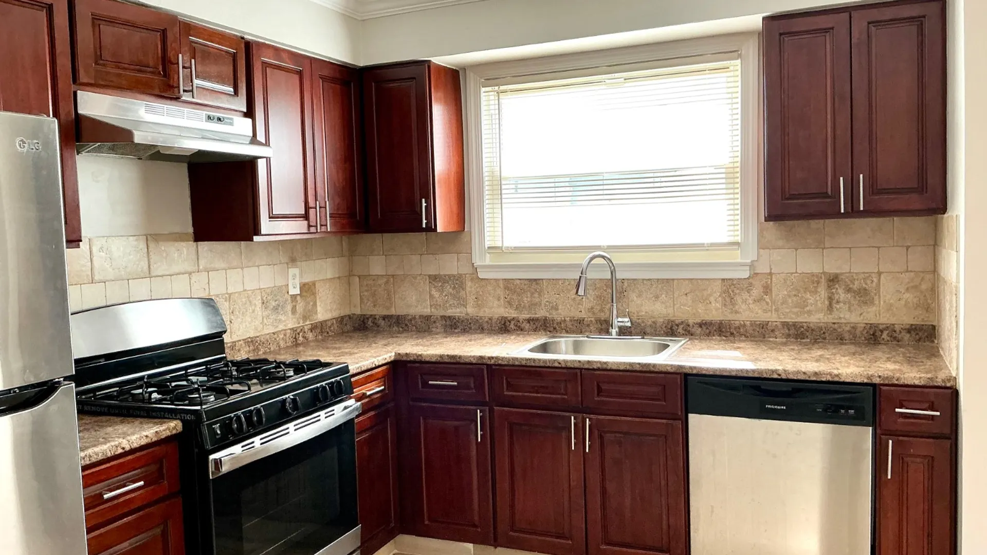 Property at 300 Jefferson Ave, Staten Island, NY 10306 9