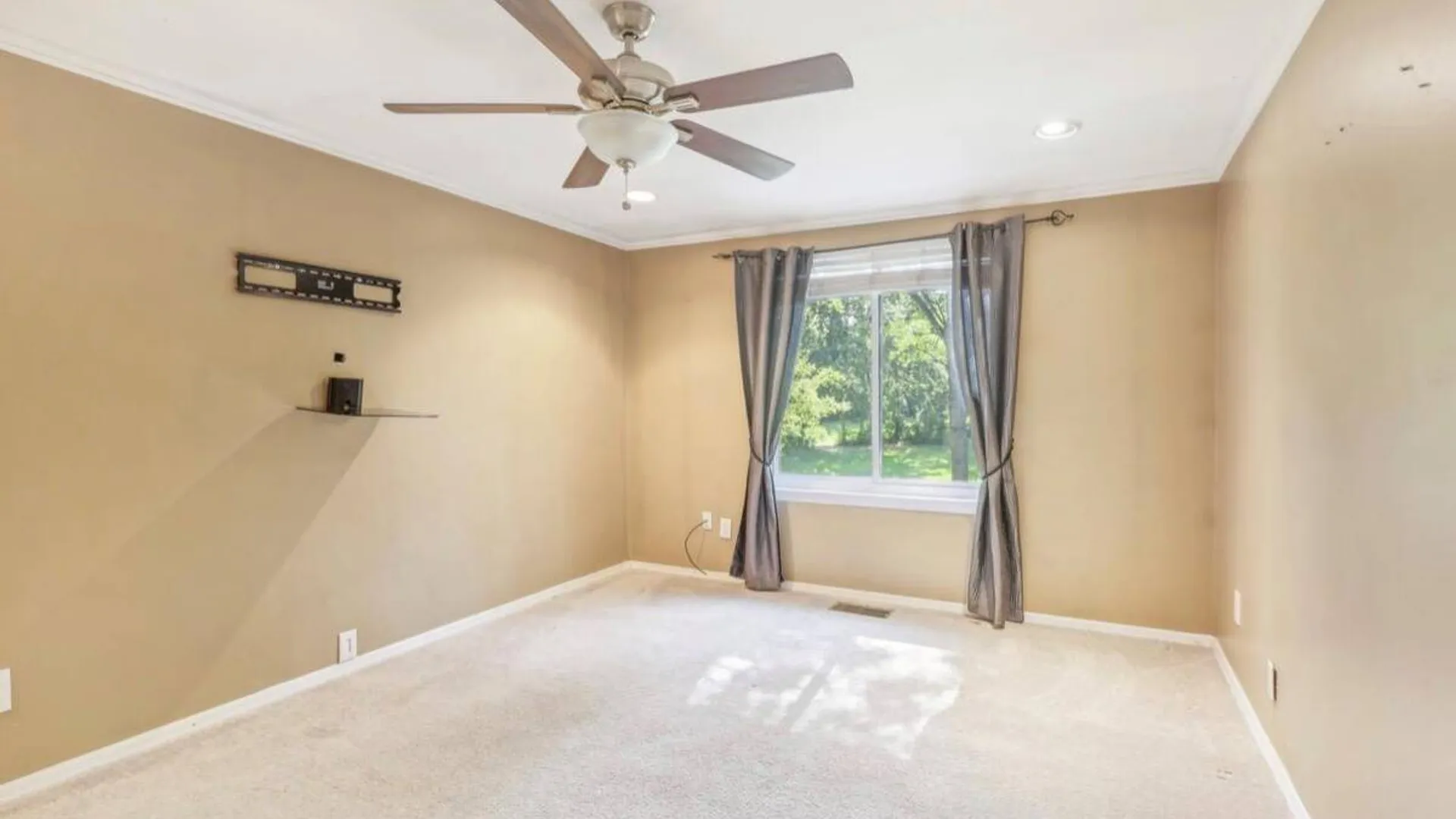 Property at 598 Blue Ridge Drive, Medford, NY 11763 7