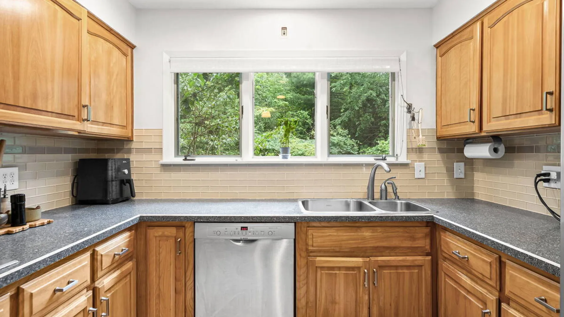 Property at 66 S Van Leuvan Drive, North Greenbush, NY 12144 19