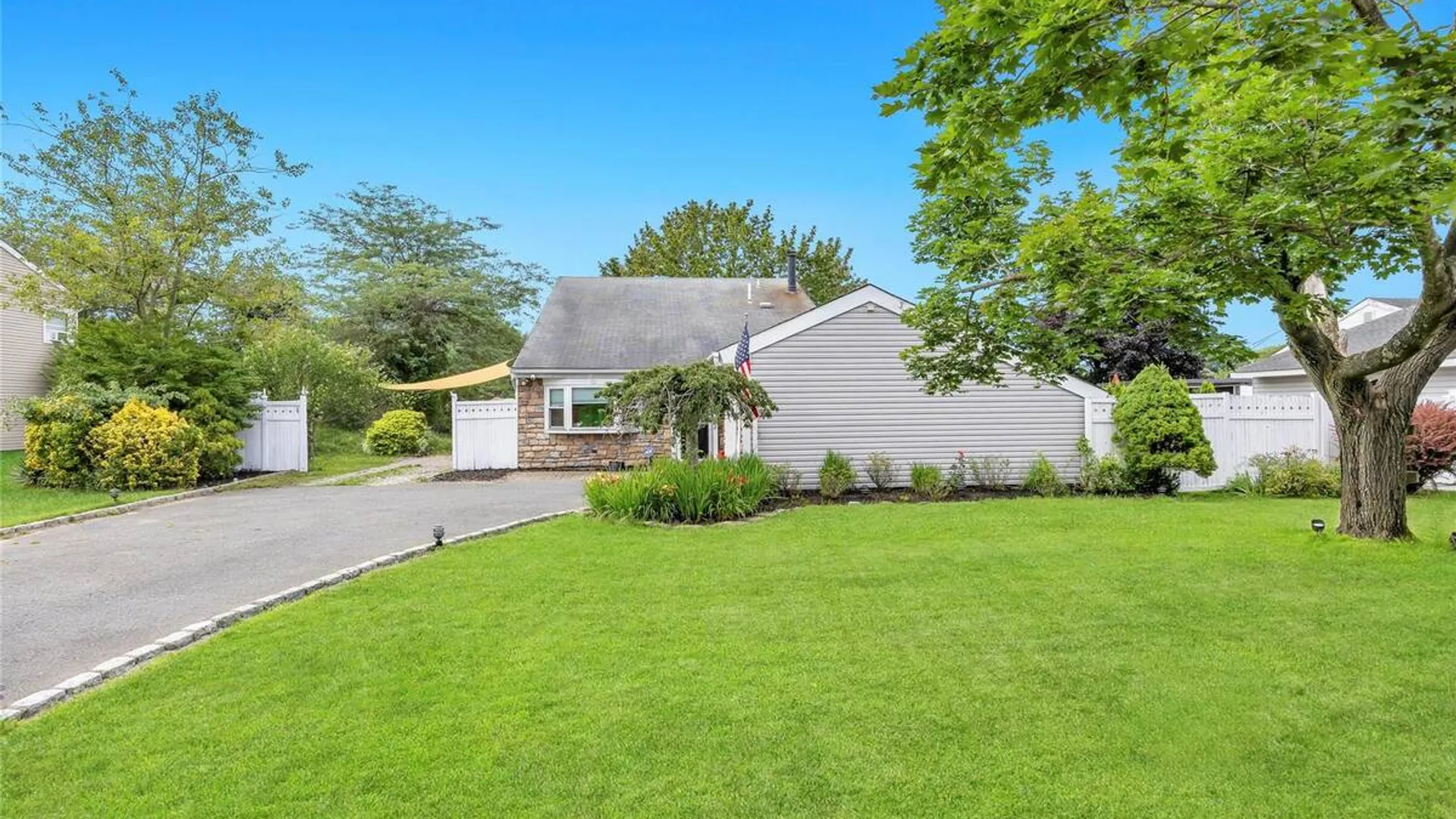Property at 12 Handy Lane, Medford, NY 11763 2