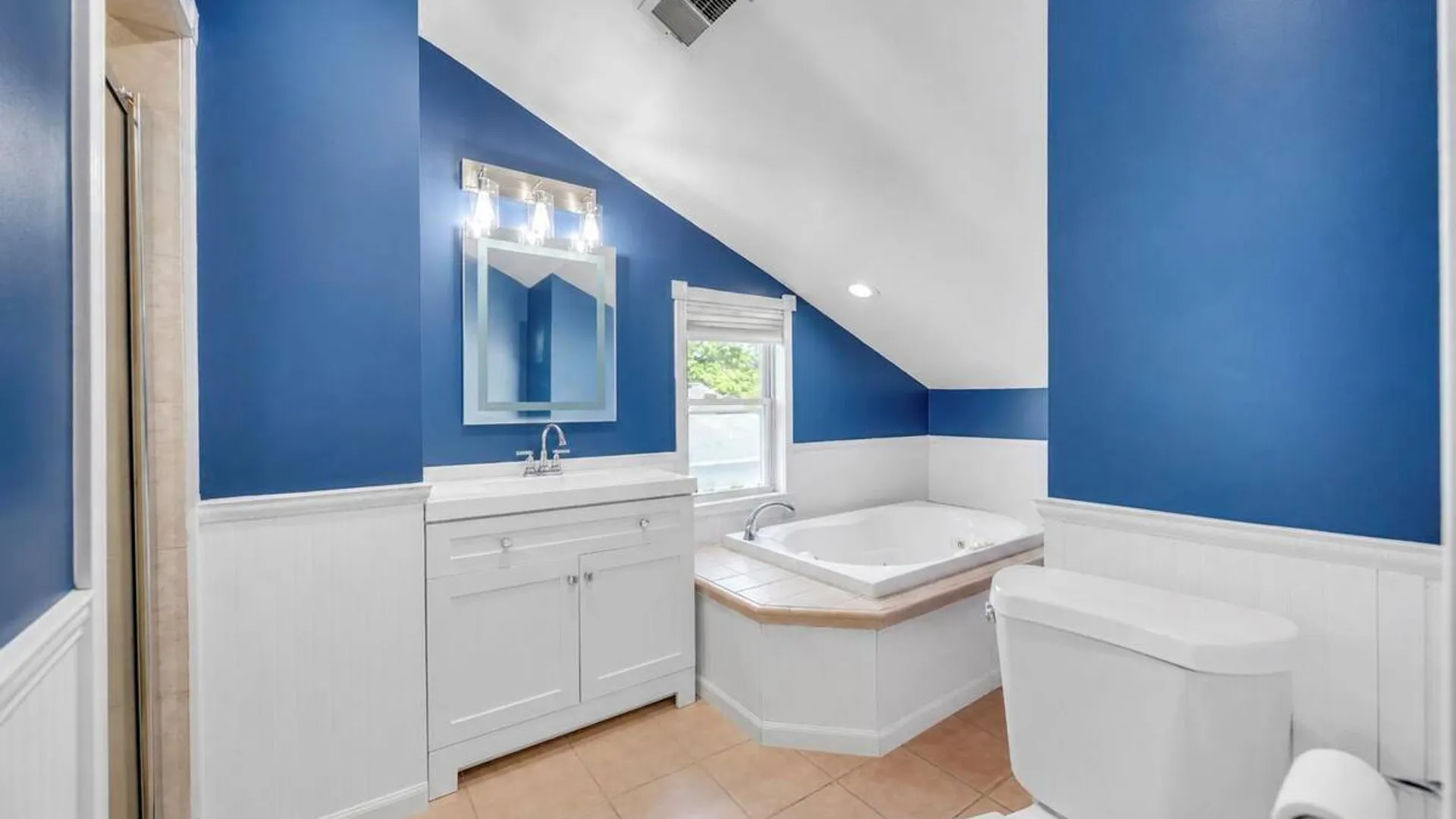 Property at 12 Handy Lane, Medford, NY 11763 34