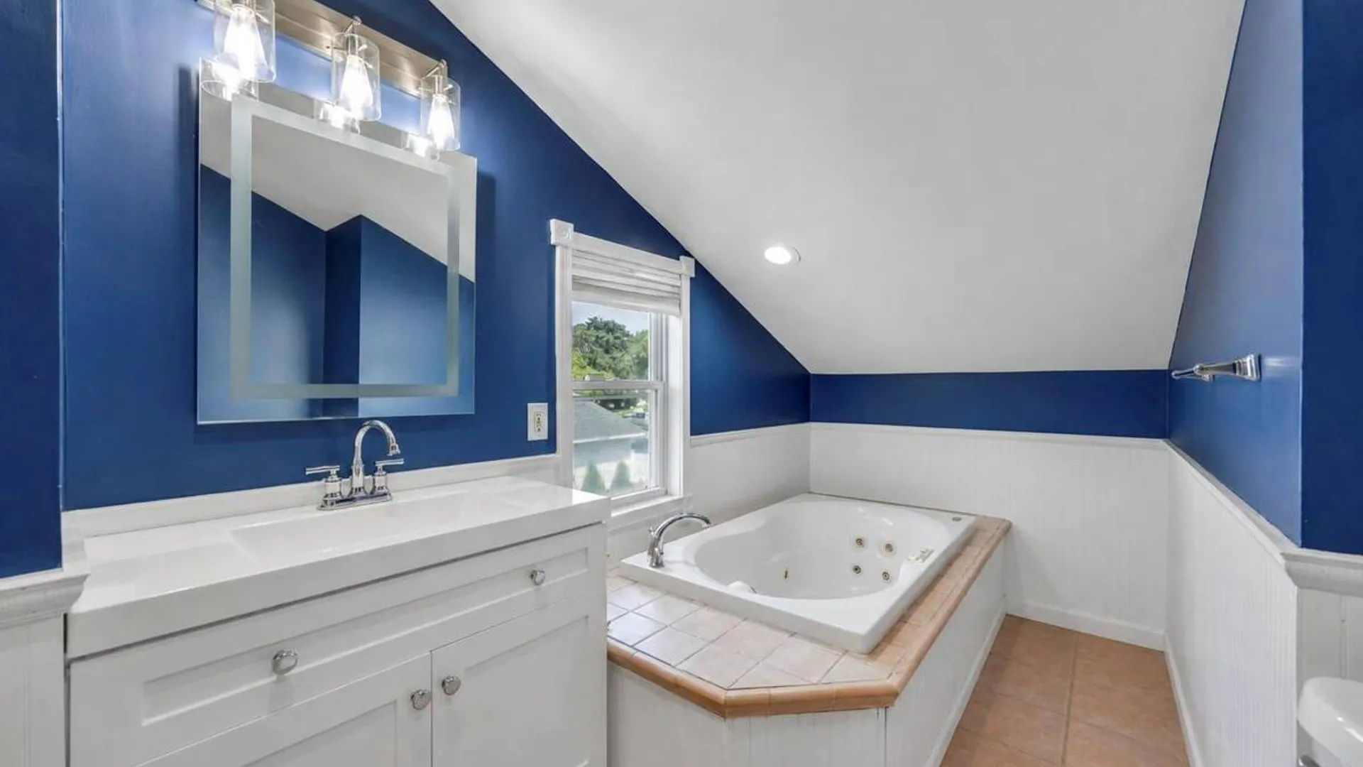 Property at 12 Handy Lane, Medford, NY 11763 36