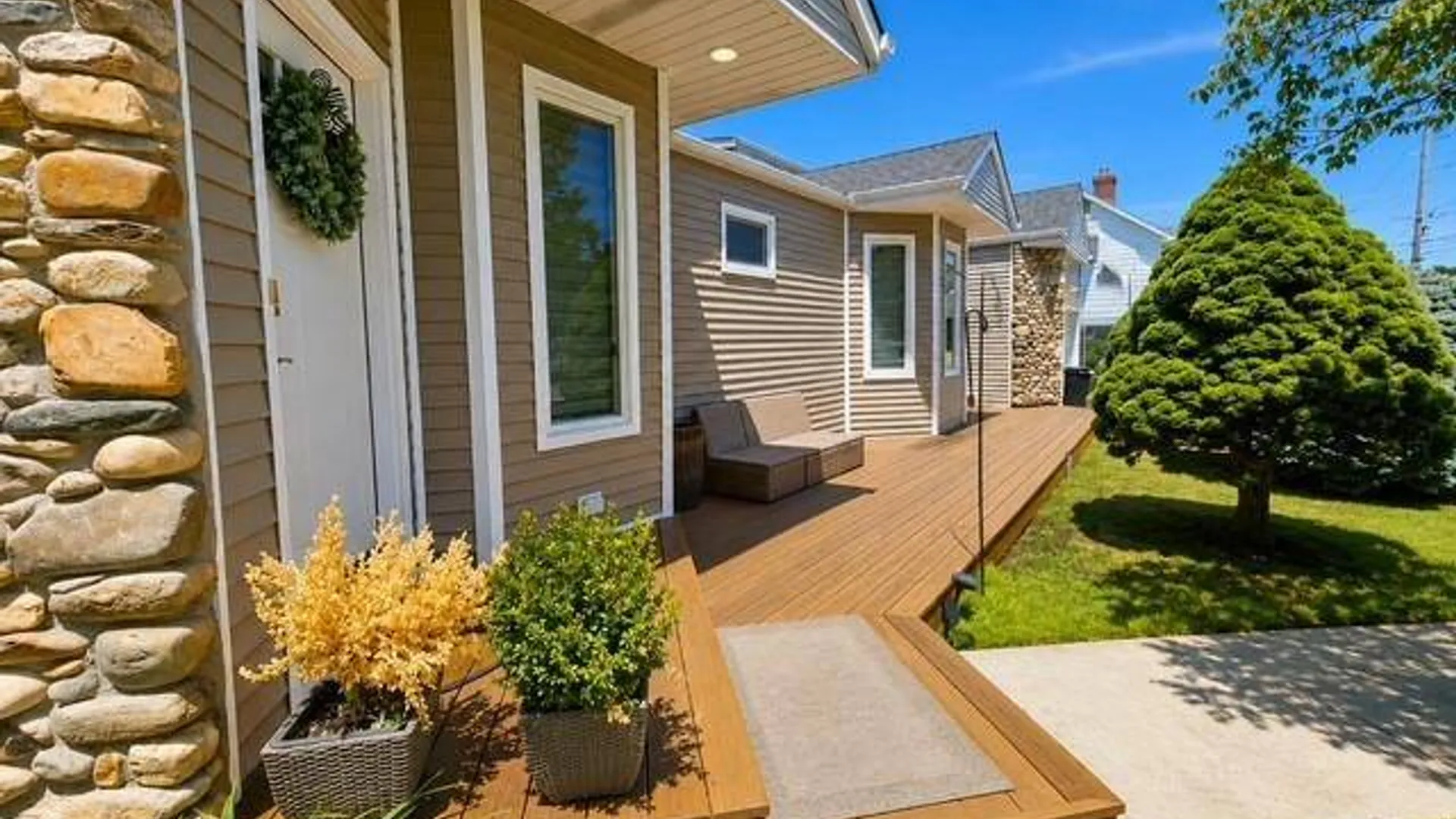 Property at 639 Elmwood Road, West Babylon, NY 11704 5