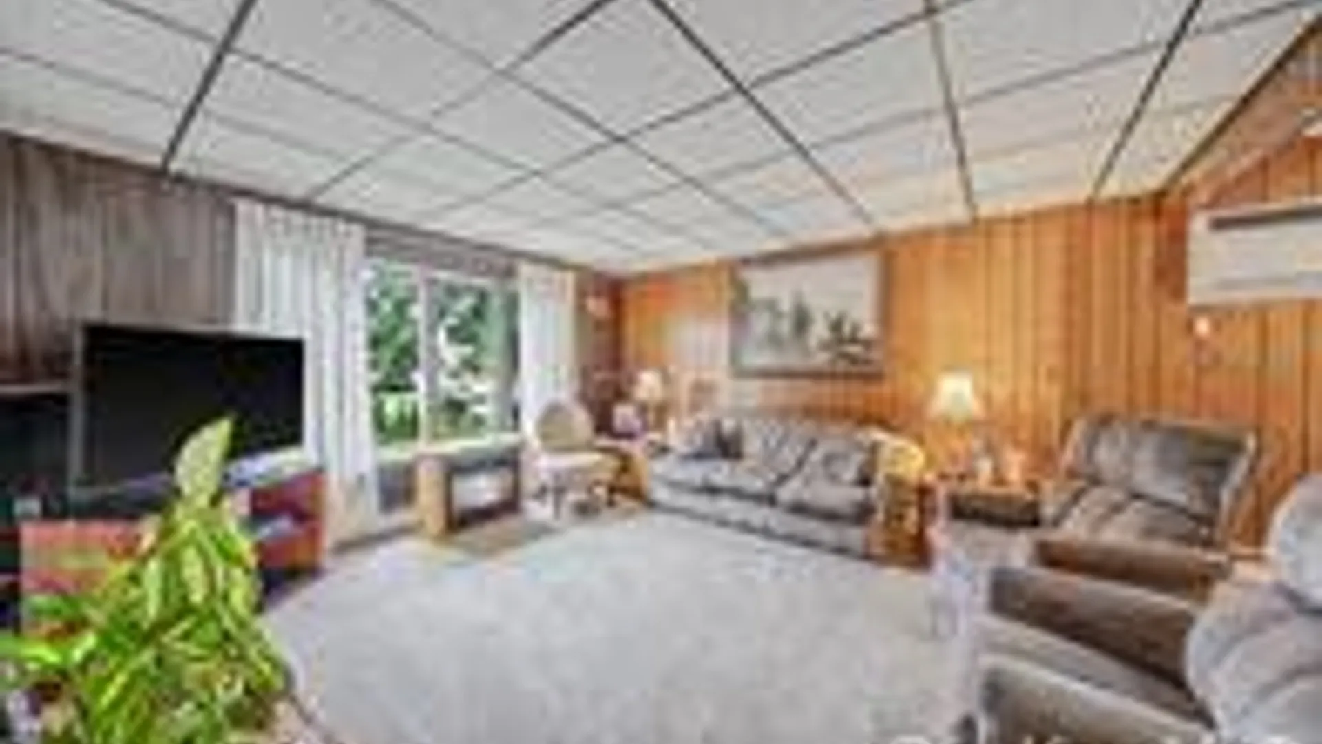 Property at 480 Fenimore Ave, North Babylon, NY 11703 11