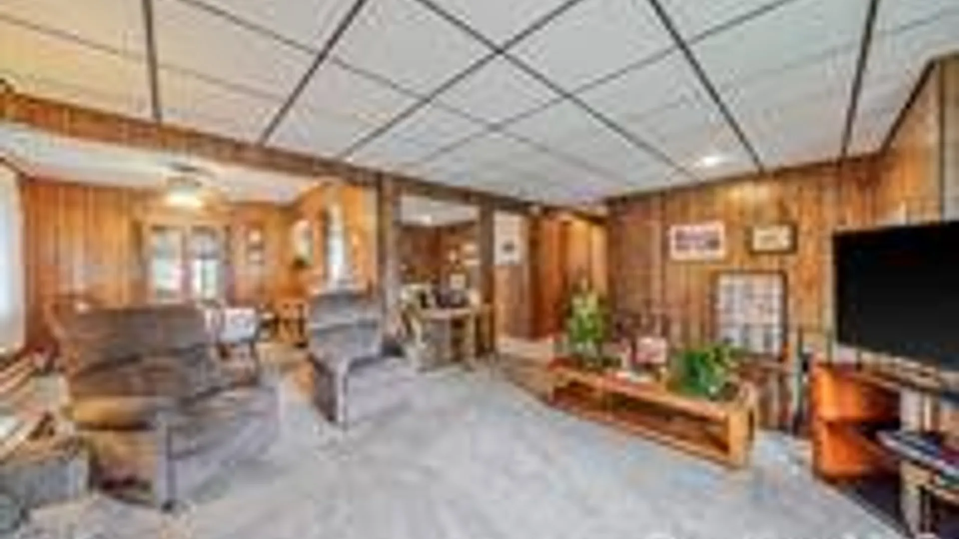 Property at 480 Fenimore Ave, North Babylon, NY 11703 14
