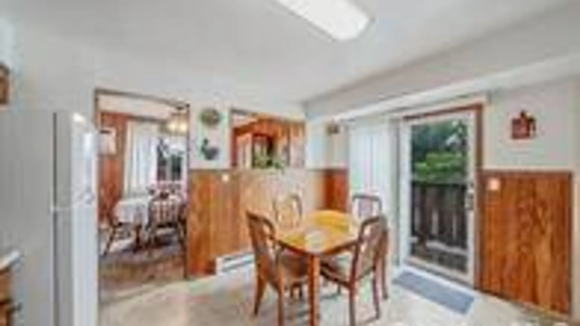 Property at 480 Fenimore Ave, North Babylon, NY 11703 17
