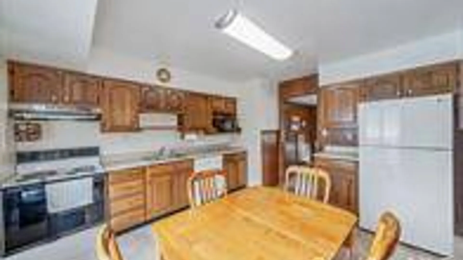 Property at 480 Fenimore Ave, North Babylon, NY 11703 18