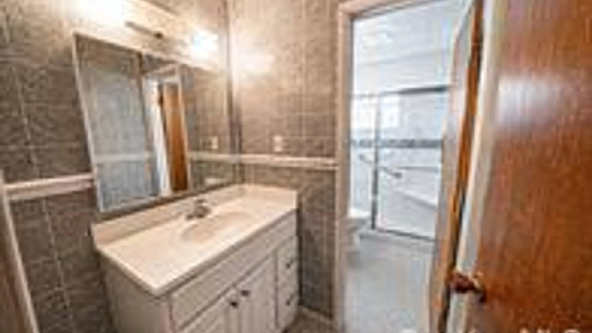 Property at 480 Fenimore Ave, North Babylon, NY 11703 19
