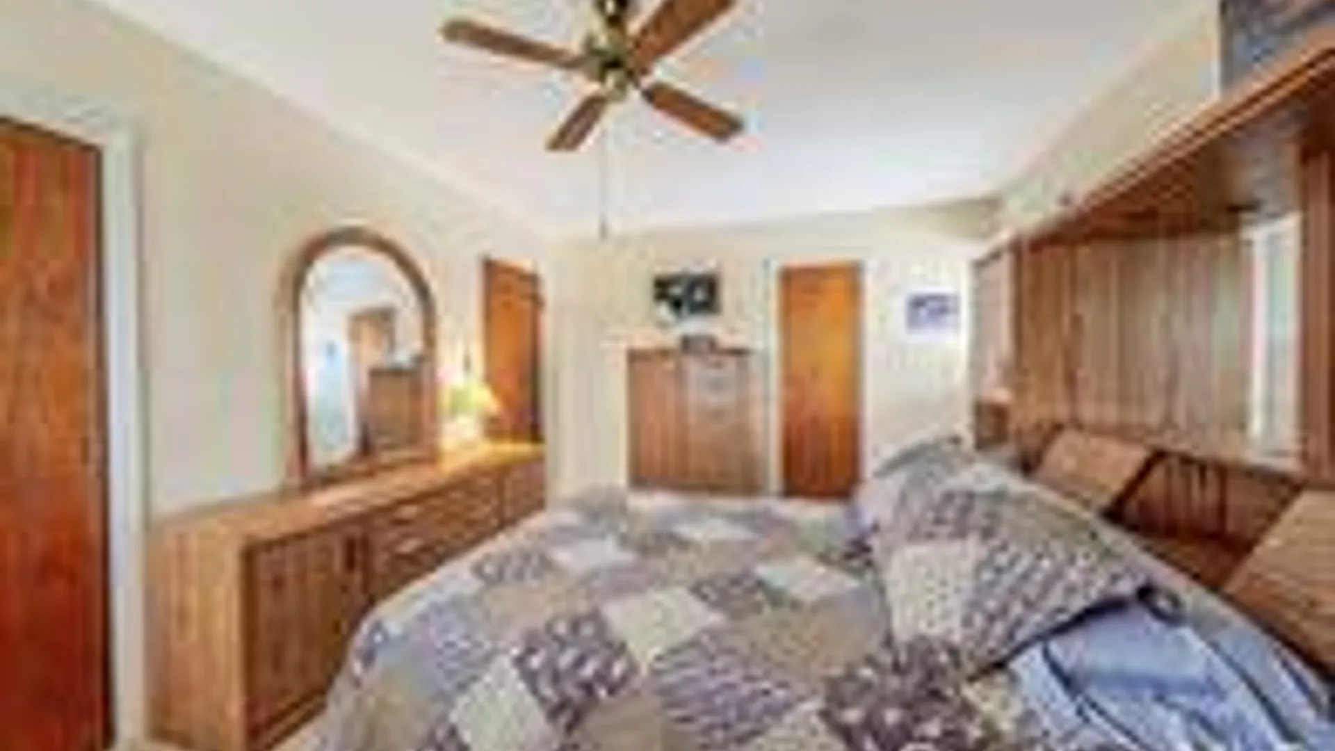 Property at 480 Fenimore Ave, North Babylon, NY 11703 25