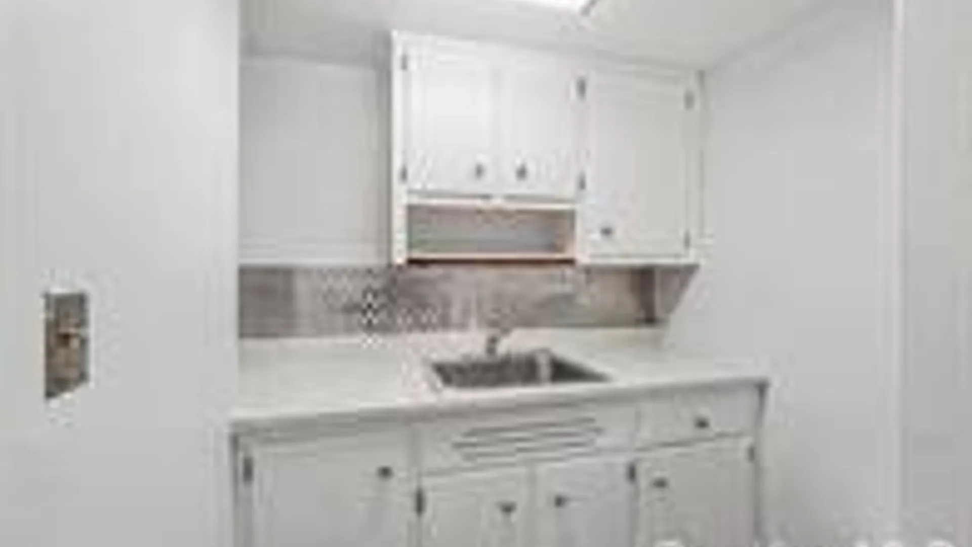 Property at 480 Fenimore Ave, North Babylon, NY 11703 26