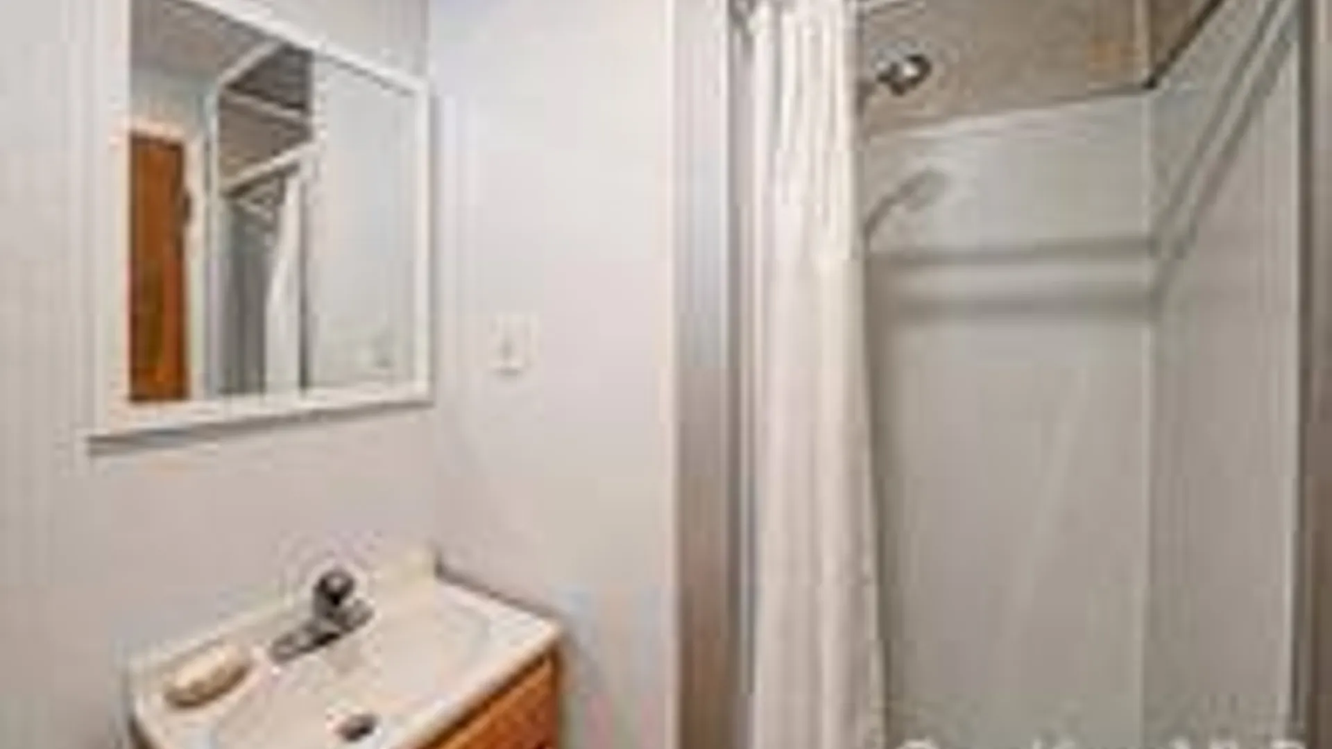 Property at 480 Fenimore Ave, North Babylon, NY 11703 28
