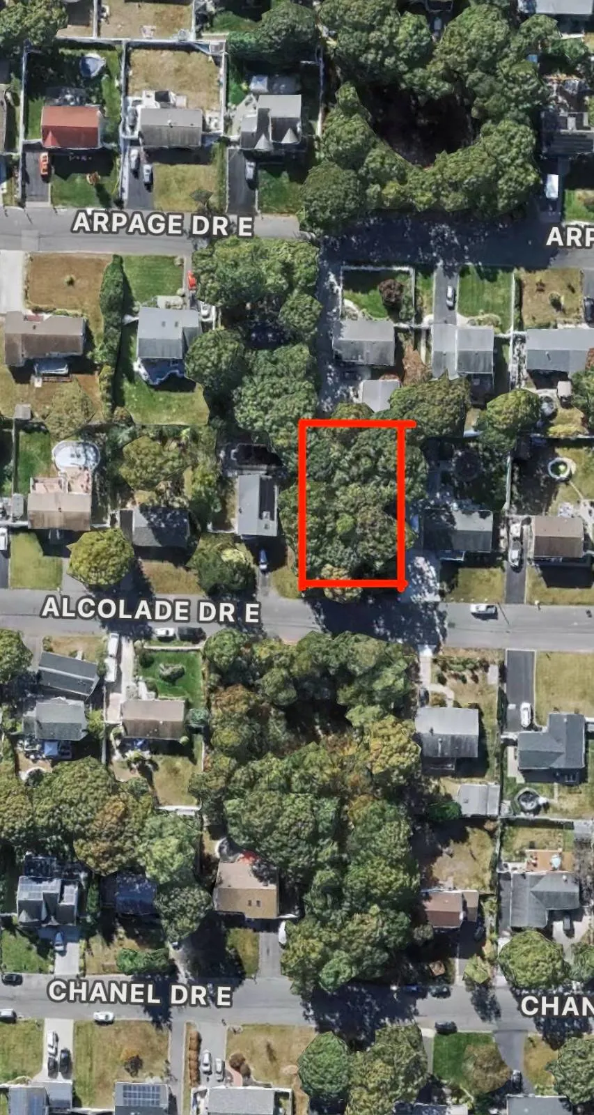 Property at 100 alcolade dr, Shirley, NY 11967