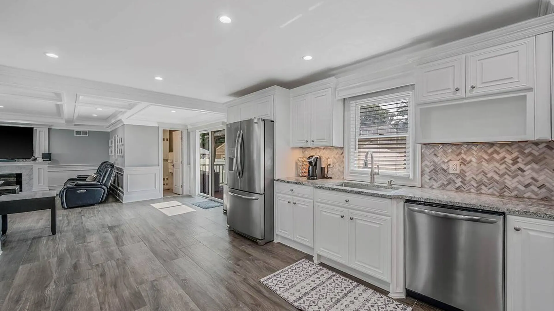 Property at 18 Worden Place, West Babylon, NY 11704 10