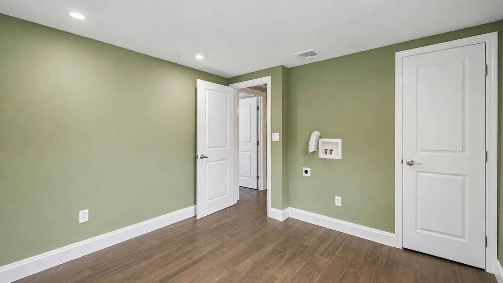 Property at 18 Worden Place, West Babylon, NY 11704 20