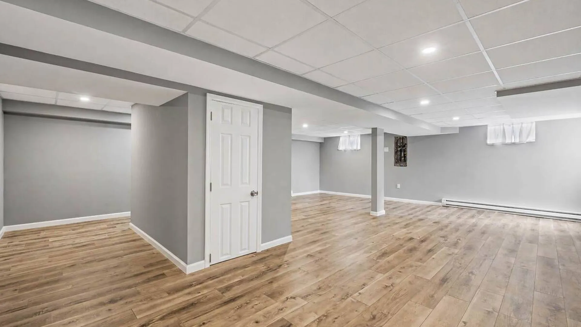 Property at 18 Worden Place, West Babylon, NY 11704 27