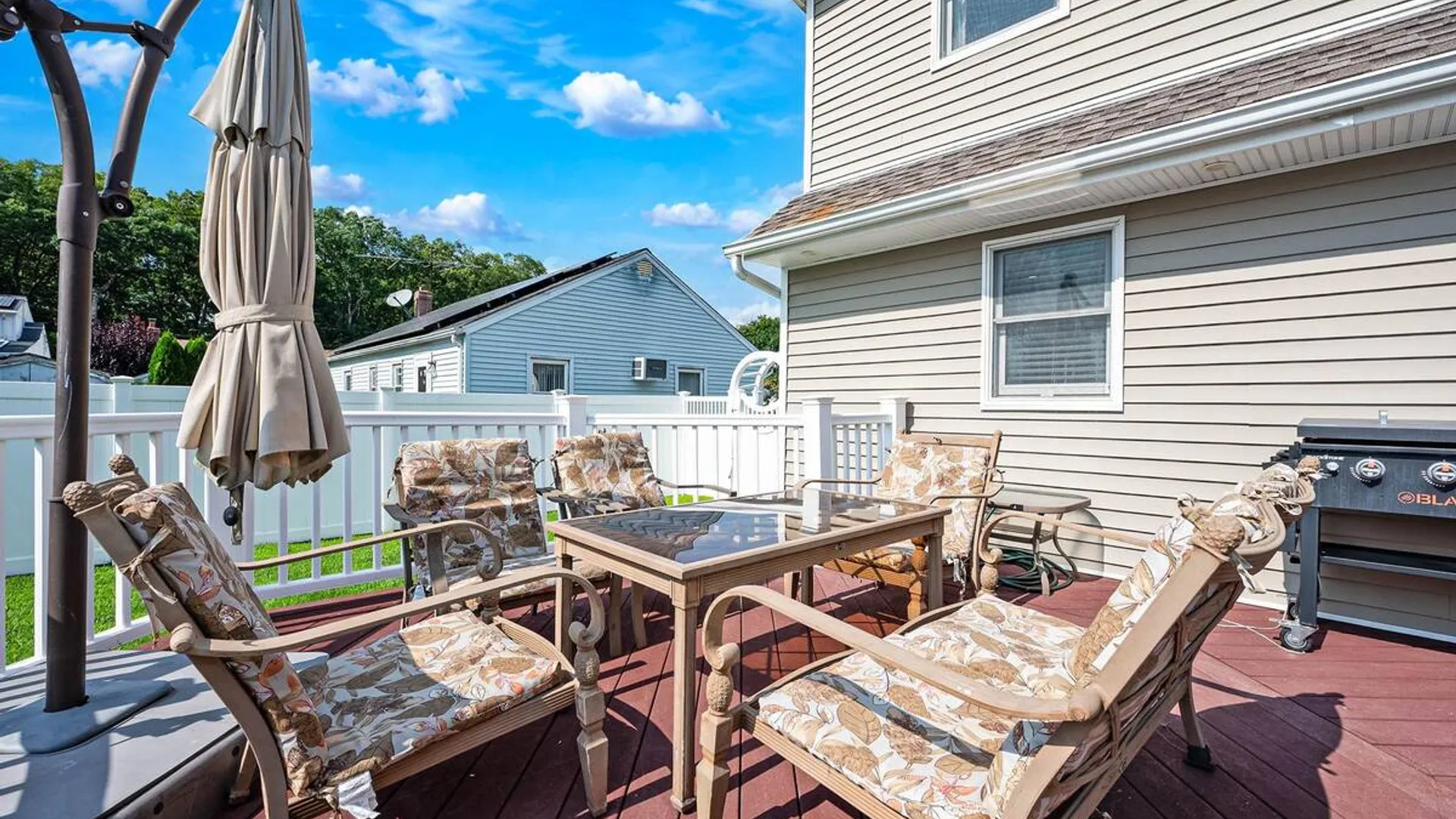 Property at 18 Worden Place, West Babylon, NY 11704 30