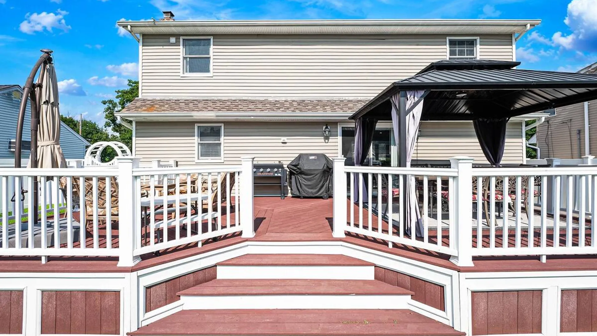 Property at 18 Worden Place, West Babylon, NY 11704 32