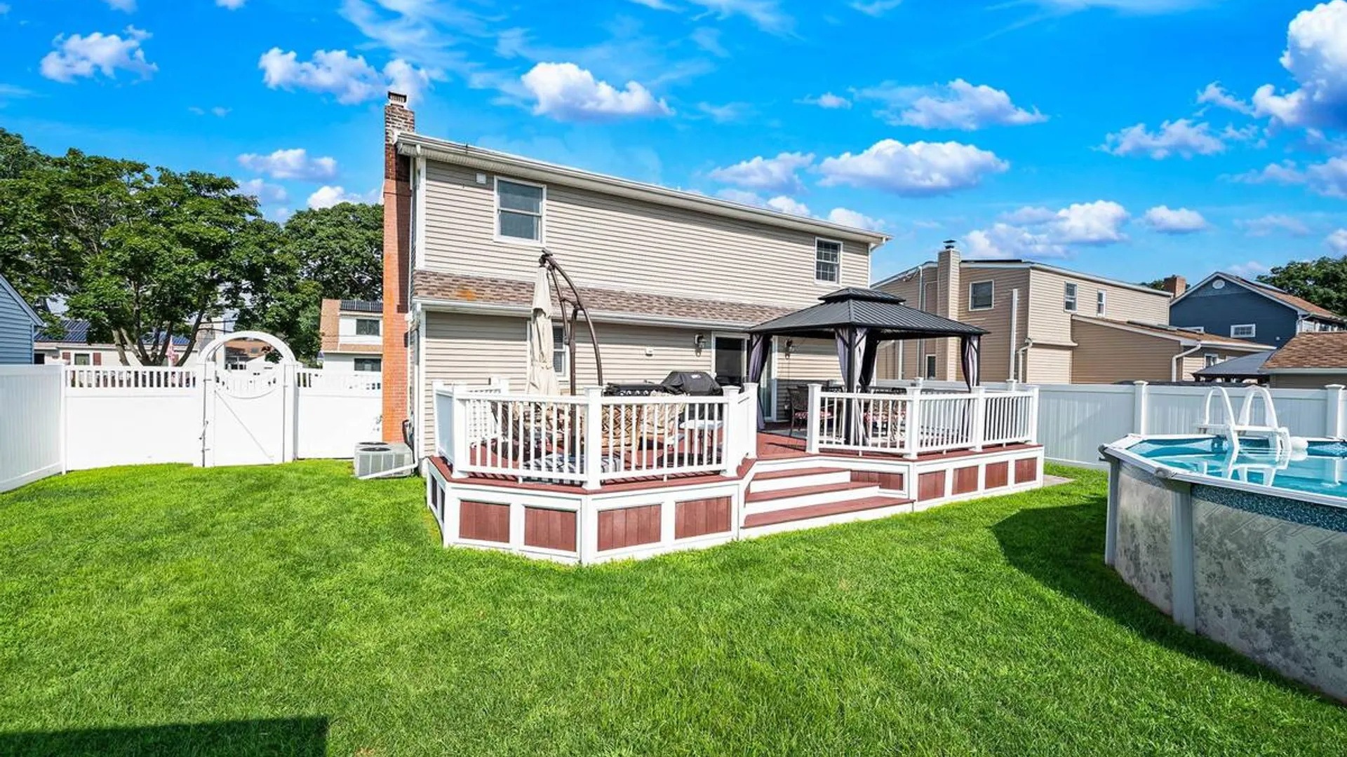 Property at 18 Worden Place, West Babylon, NY 11704 33