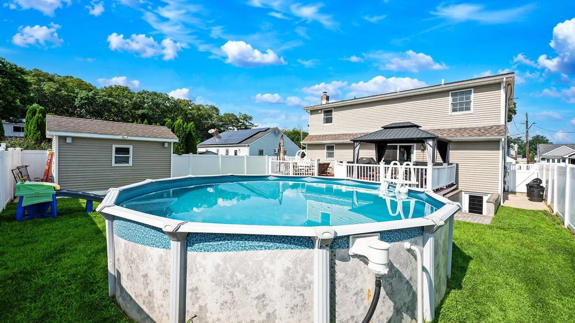 Property at 18 Worden Place, West Babylon, NY 11704 34