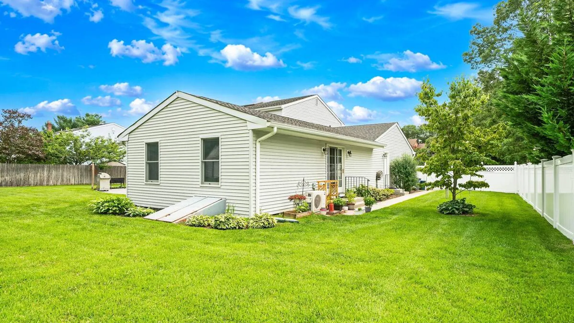 Property at 3 Warren Court, Farmingville, NY 11738 38