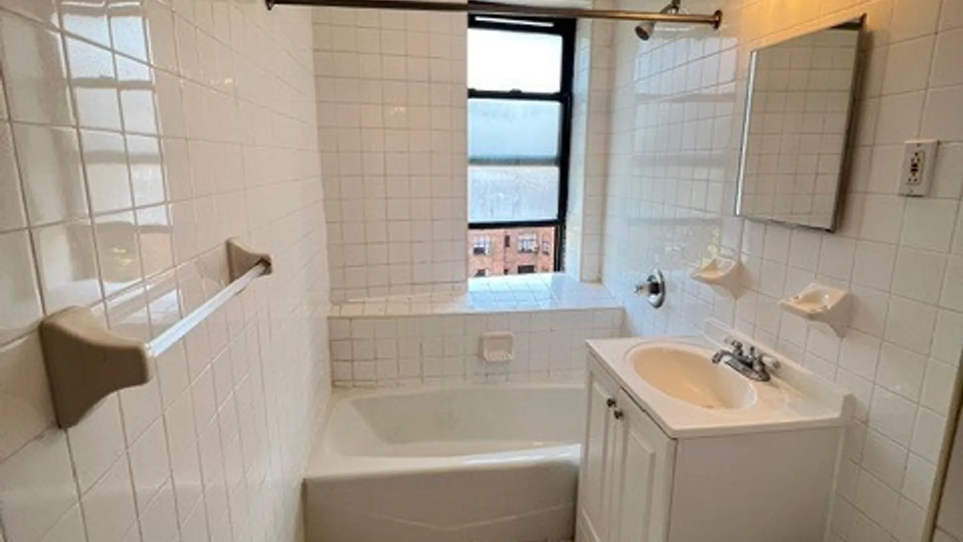 Property at 311 Main St, White Plains, NY 10601 6
