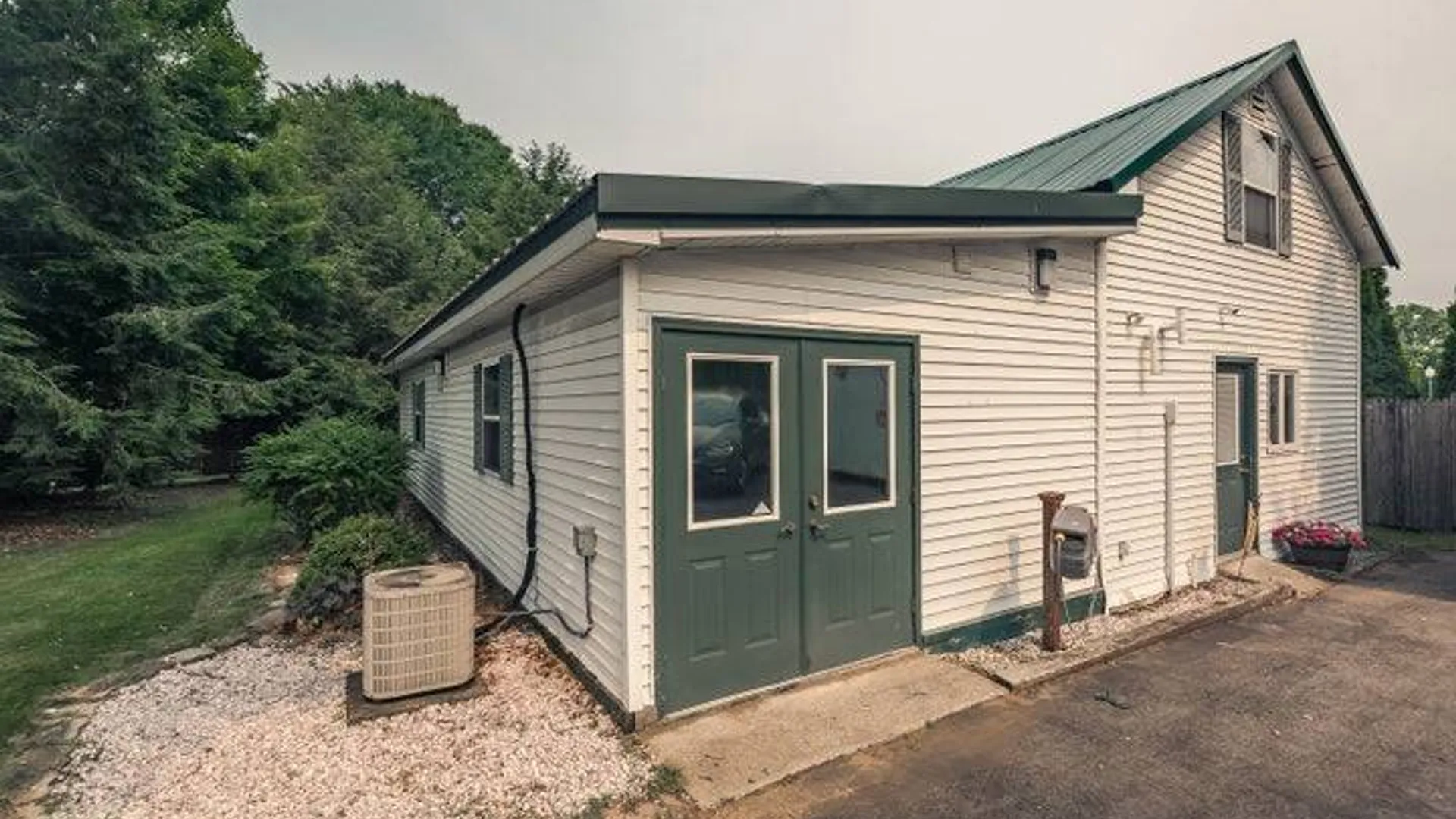 Property at 198 Church Ave, Ballston Spa, NY 12020 4