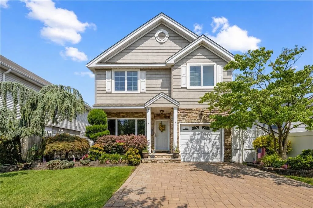 Property at 4711 Hylan Blvd, Staten Island, NY 10312
