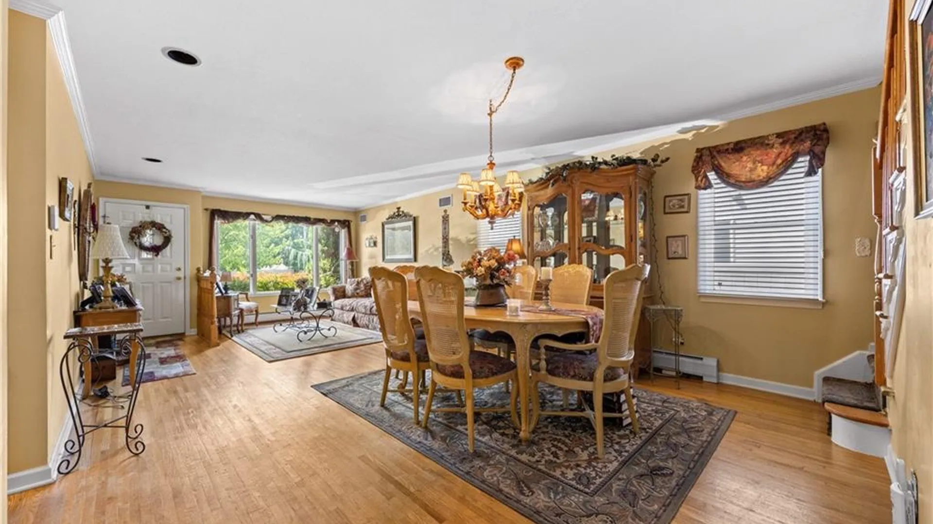 Property at 4711 Hylan Blvd, Staten Island, NY 10312 3