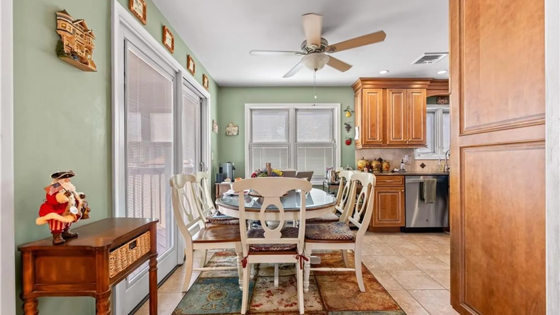 Property at 4711 Hylan Blvd, Staten Island, NY 10312 9