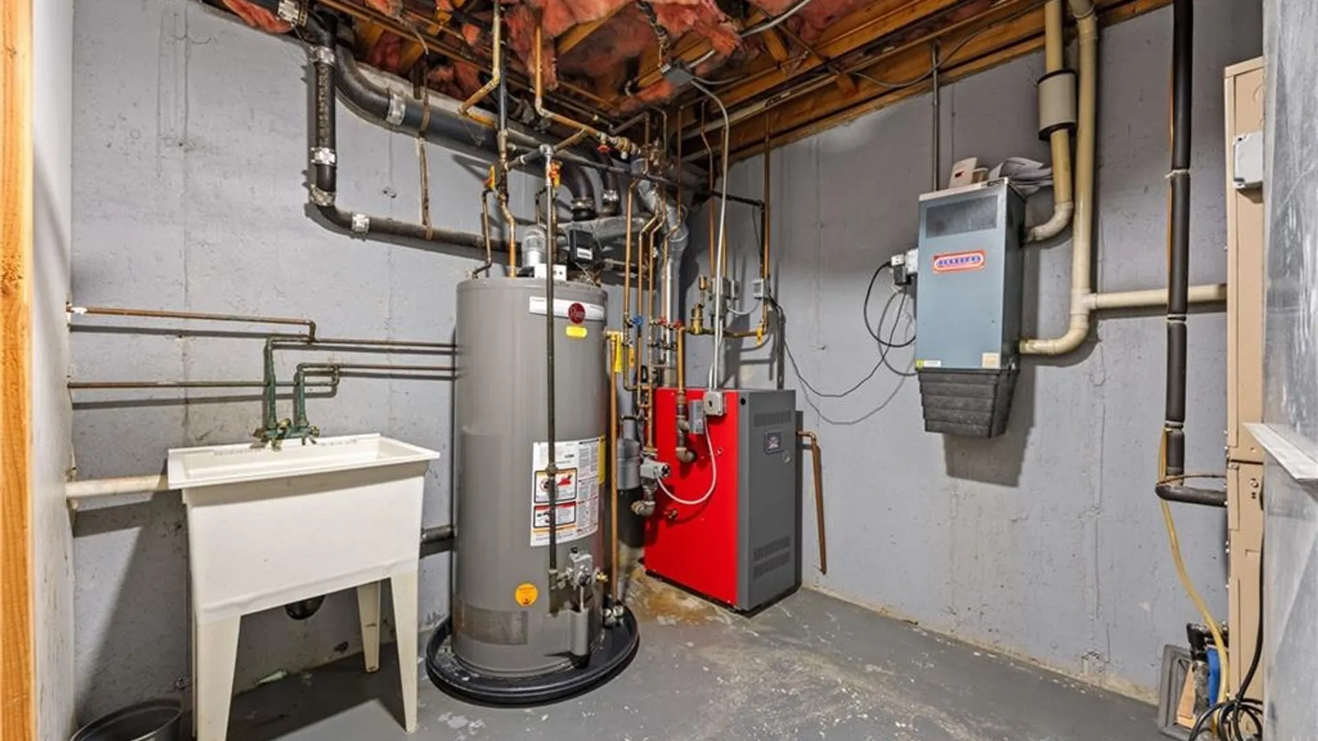 Property at 4711 Hylan Blvd, Staten Island, NY 10312 22