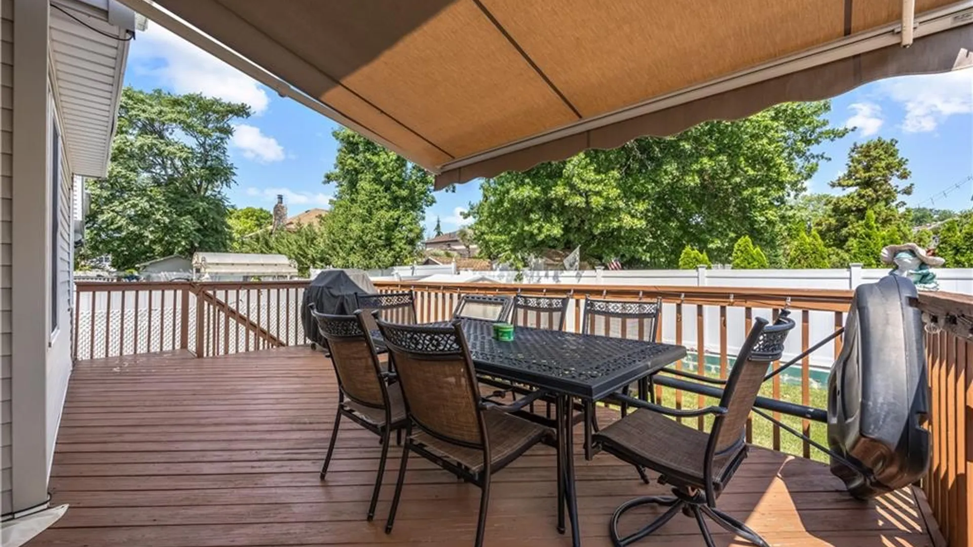 Property at 4711 Hylan Blvd, Staten Island, NY 10312 25
