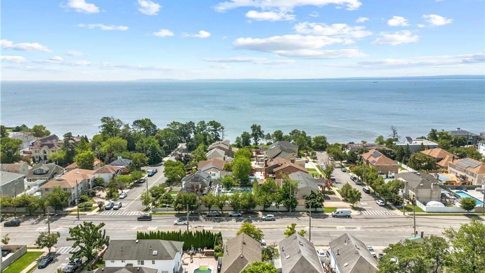 Property at 4711 Hylan Blvd, Staten Island, NY 10312 32