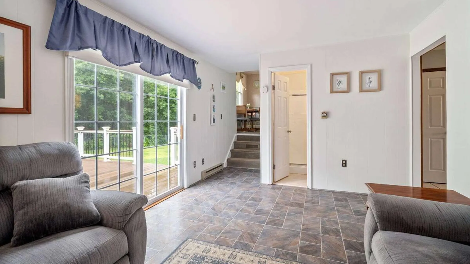 Property at 18 Fairway Lane, Colonie, NY 12304 16